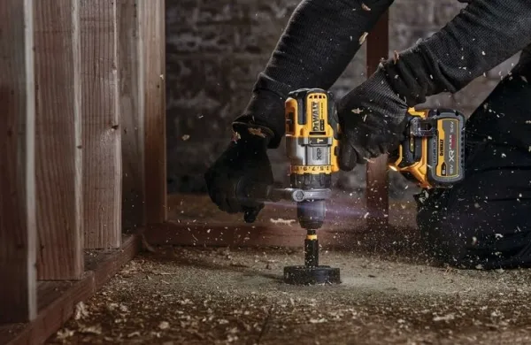 DeWALT DCD999NT-XJ - Hammerbor/skruemaskine - ledningfri - 3-hastigheders - nøgleløs borepatron 13 mm - 126 N·m - intet batteri - 18 V - SOLO
