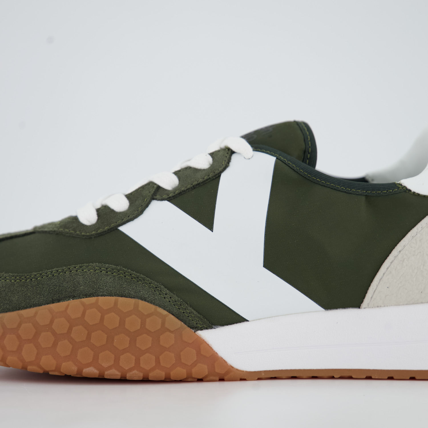Keh-noo Sneaker