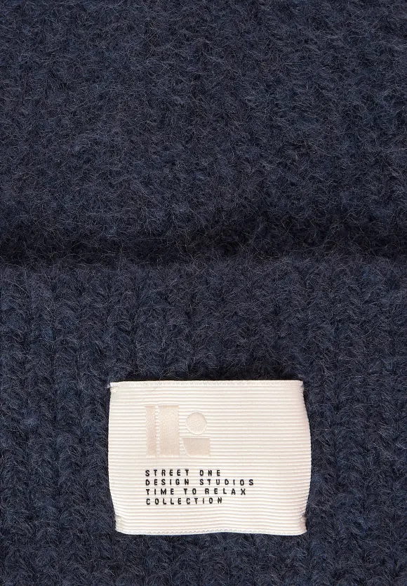 Flauschiger Beanie - deep blue melange