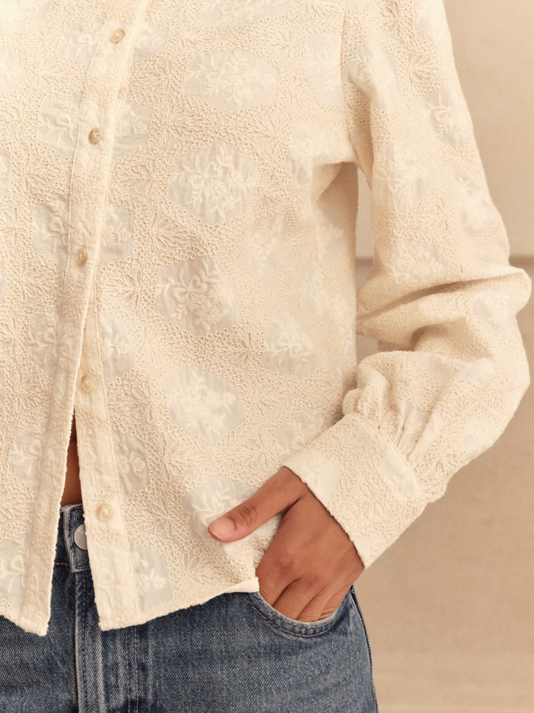 Ecru - N. Premium geborduurde blouse met lange mouwen