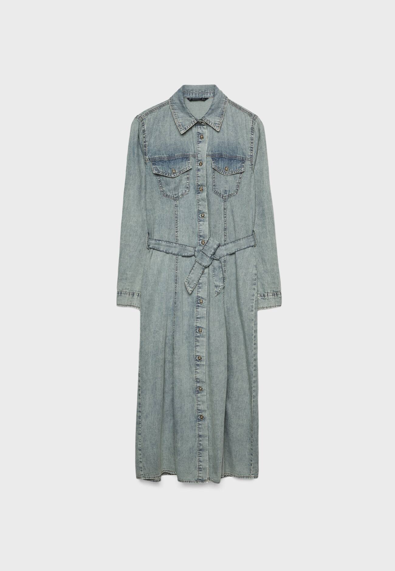 Vestido camisa midi em jeans