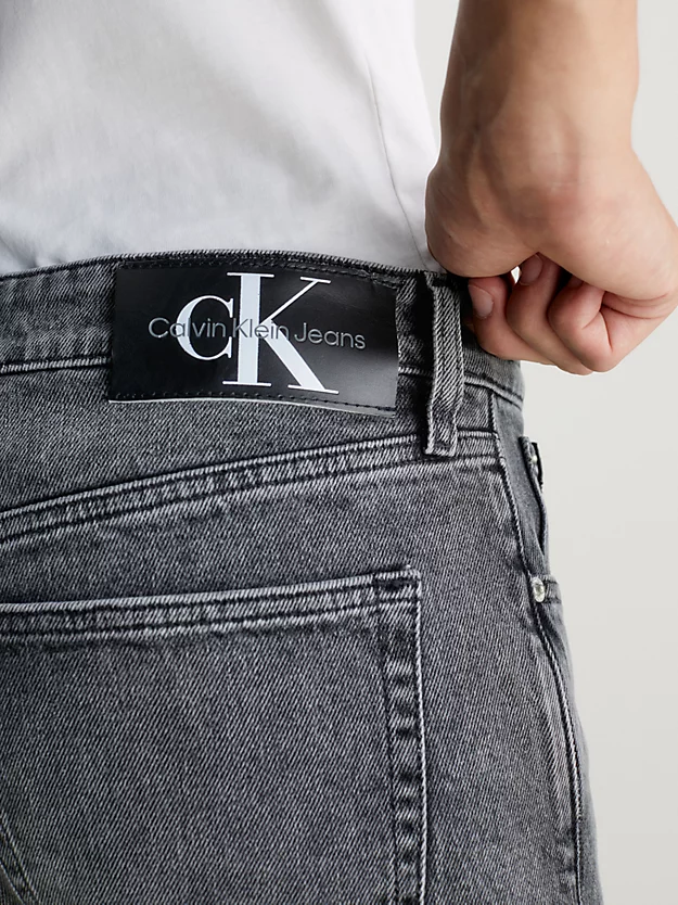 Calça jeans slim tapered
