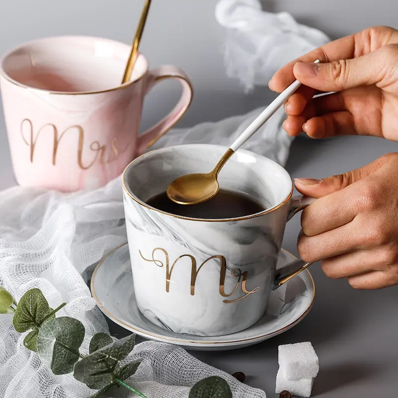 (2er Set) 340ml Keramik Kaffee Tasse Hochzeits Geschenk Couple Cups - Mr & Mrs