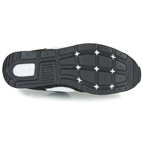 Nike - VENTURE RUNNER - Noir / Blanc