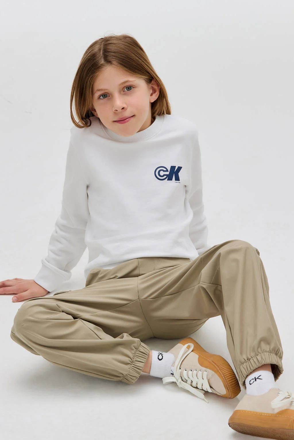 Calvin Klein sweater wit