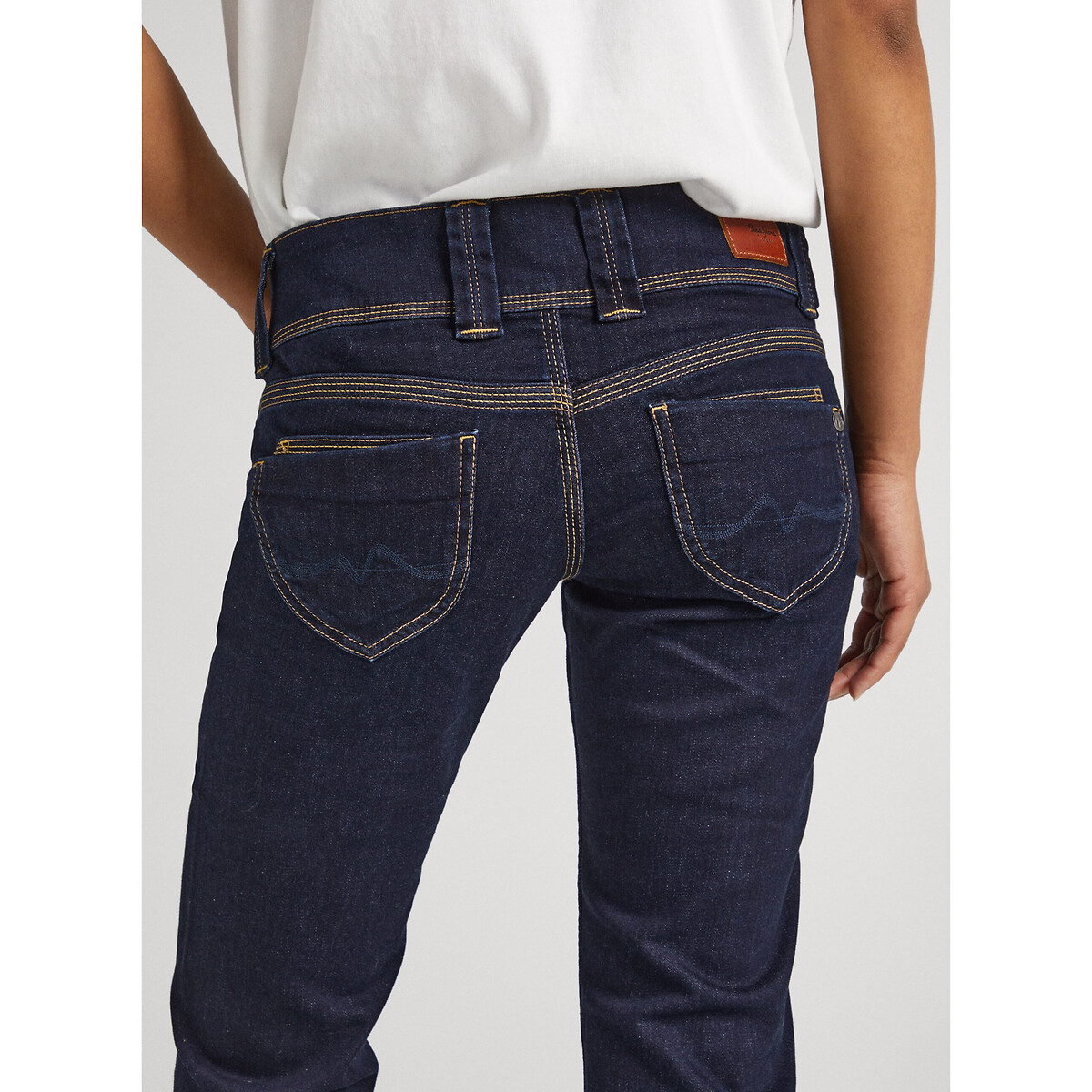 PEPE JEANS<br>VENUS calça jeans de cintura baixa com fechamento duplo por botões