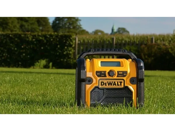 DeWALT DCR019-QW - FM, AM - Radio