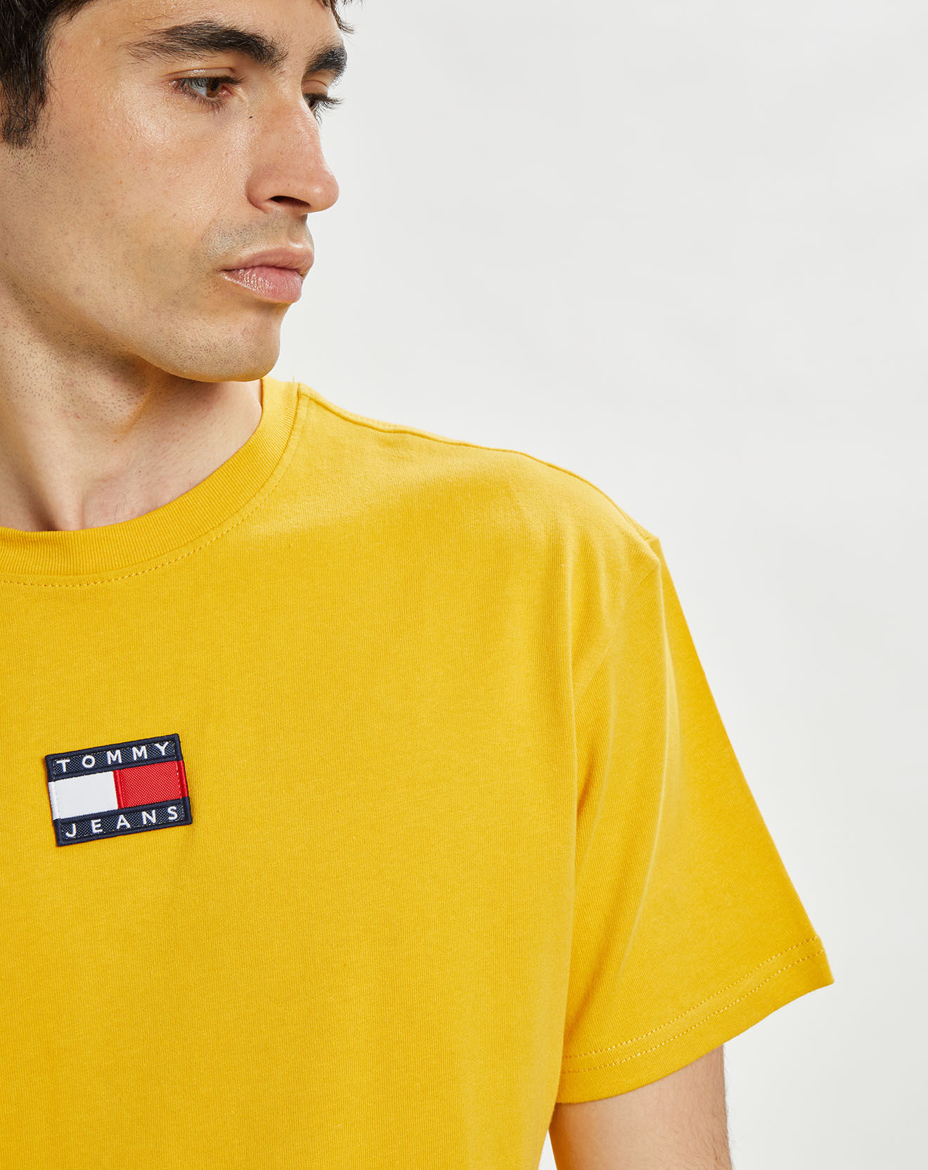 Tommy Jeans T-Shirt Tommy Badge jaune