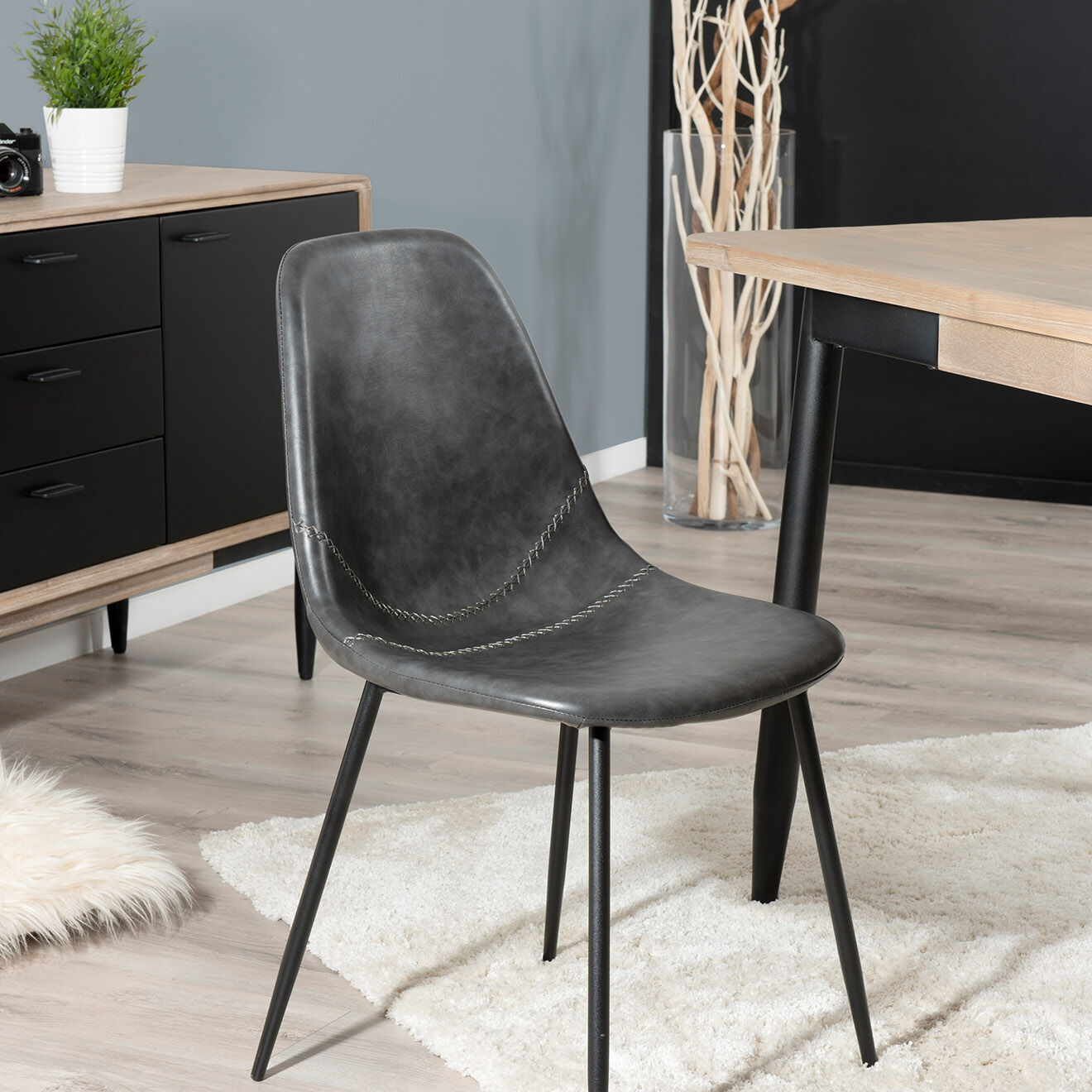 Macabane 2 Chaises John noires - 43x54x81 cm