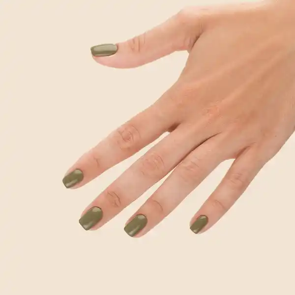 UV-Nagellack 421 Baobab Green