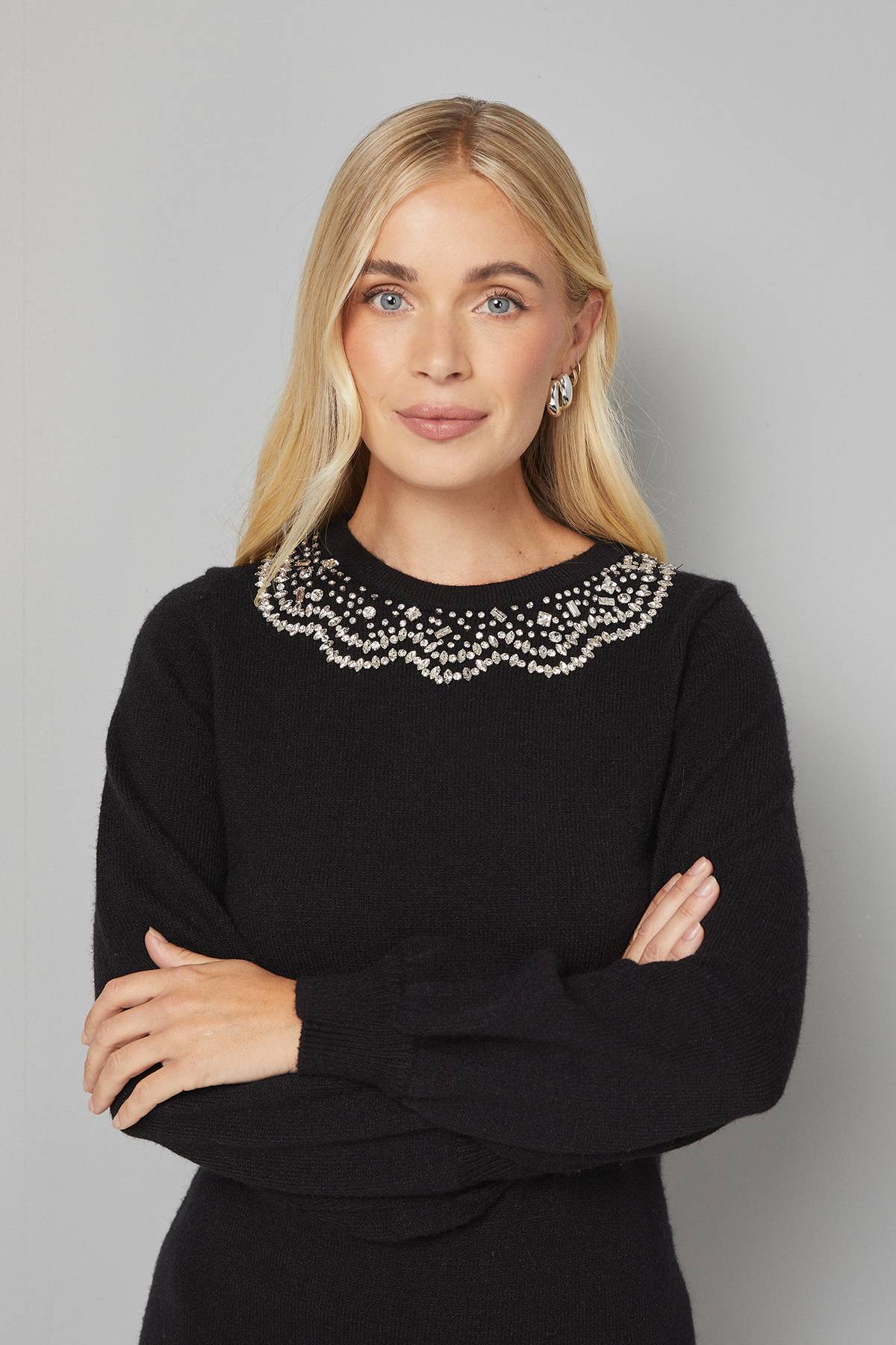 Wallis Robe Droite en Maille Ornée Noire Petite Taille