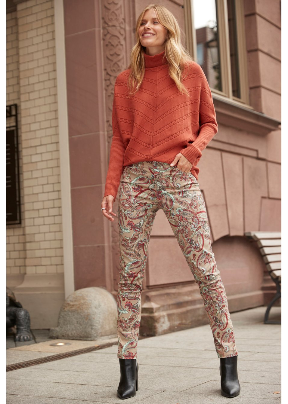 Pantalon extensible avec imprimé paisley
