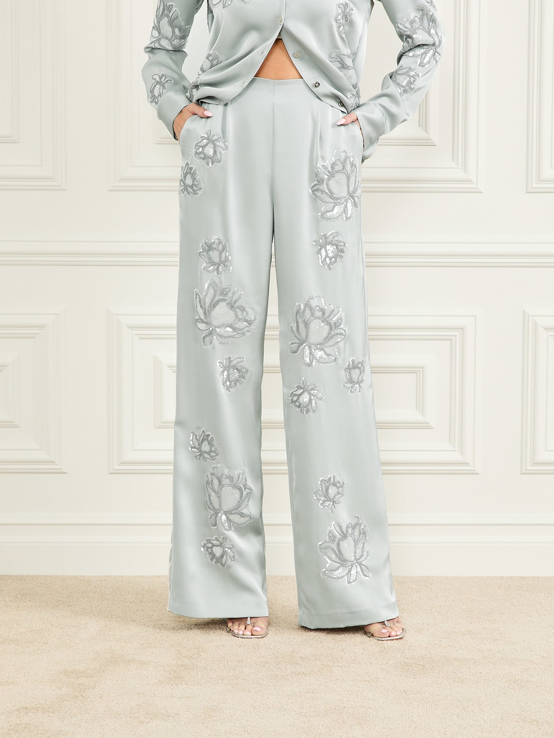Calça Gwen com bordado floral