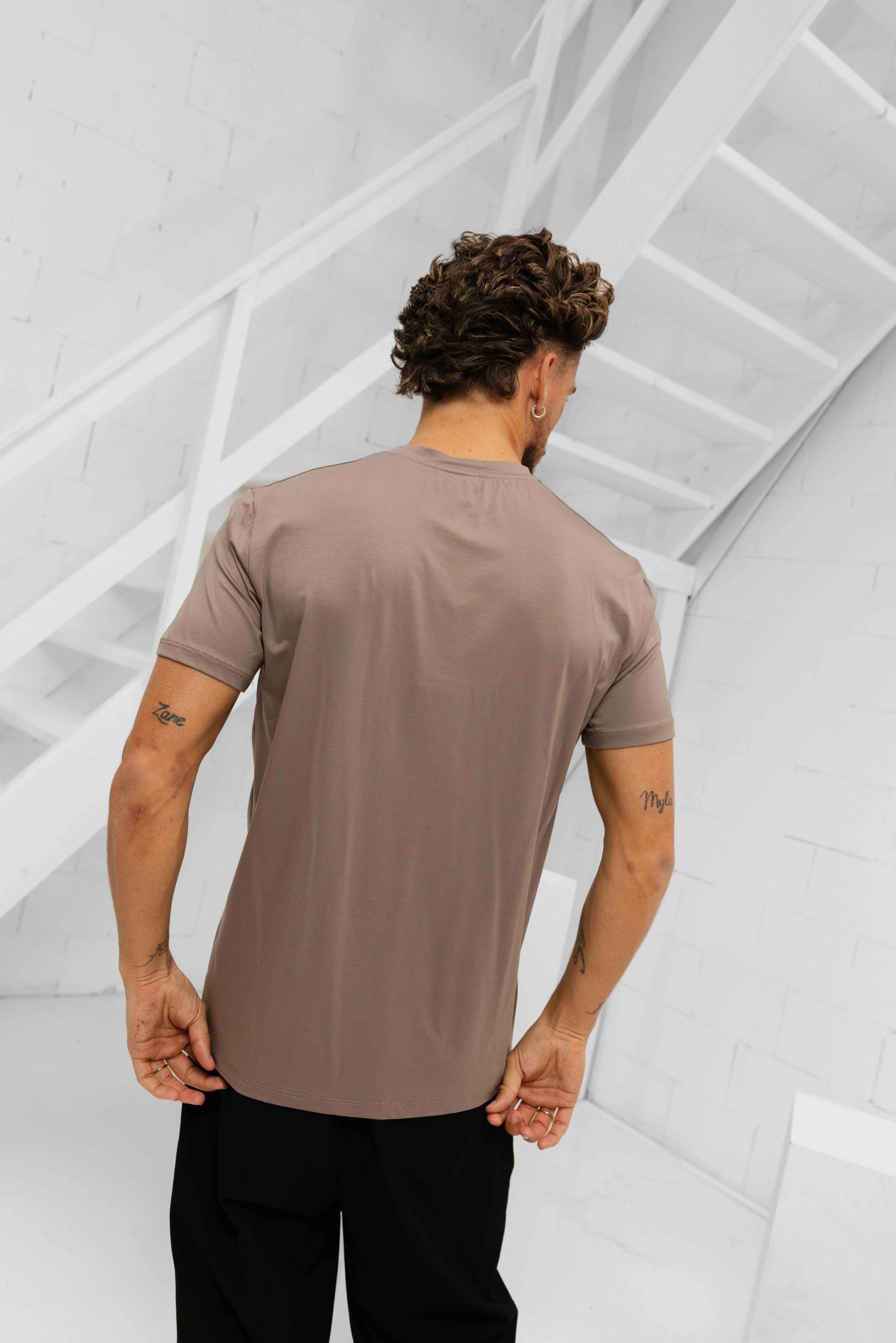 Richesse Essential T-Shirt Heren Lichtbruin