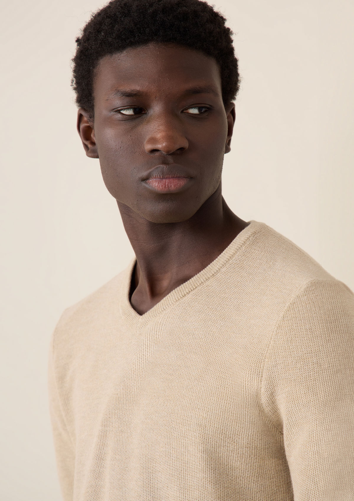 Pull col V en coton uni beige