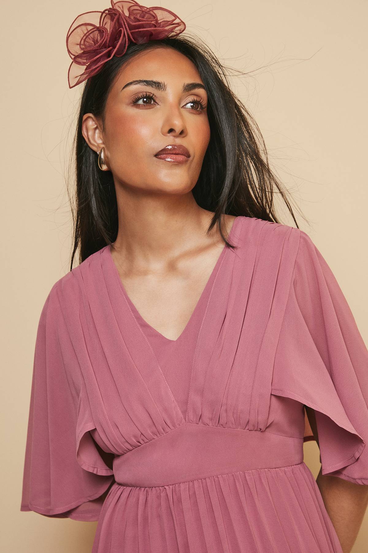 Wallis Robe Midi Petite à Manches Cape Plissées