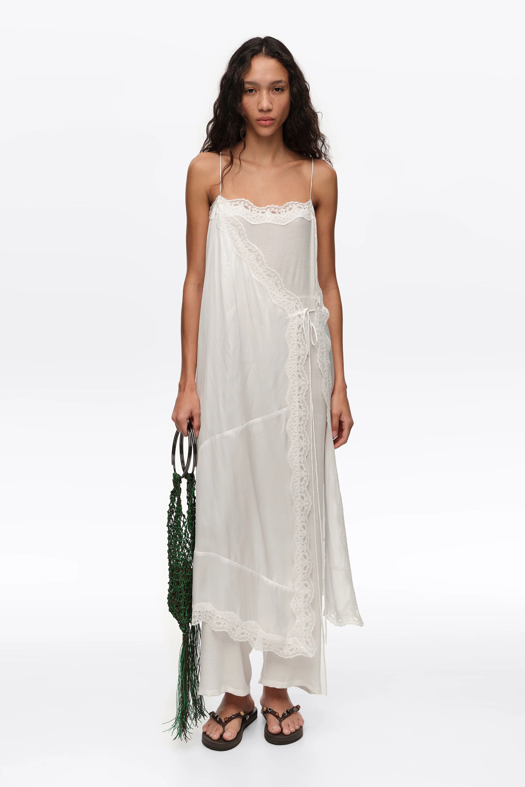 Conjunto híbrido de saia e calça de renda off-white