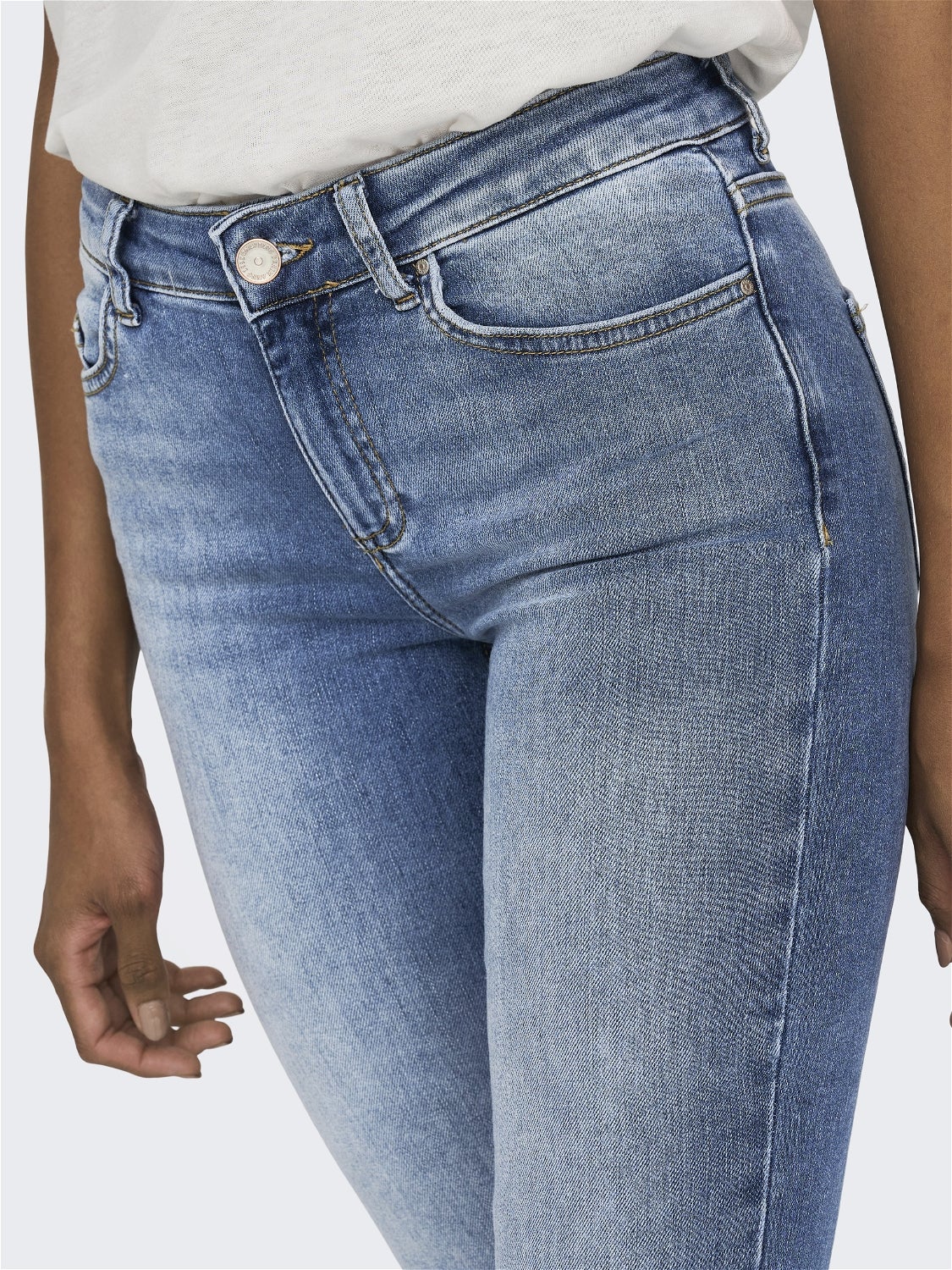 ONLBLUSH Mittlere Taille Ausgestellt Jeans Light Blue Denim