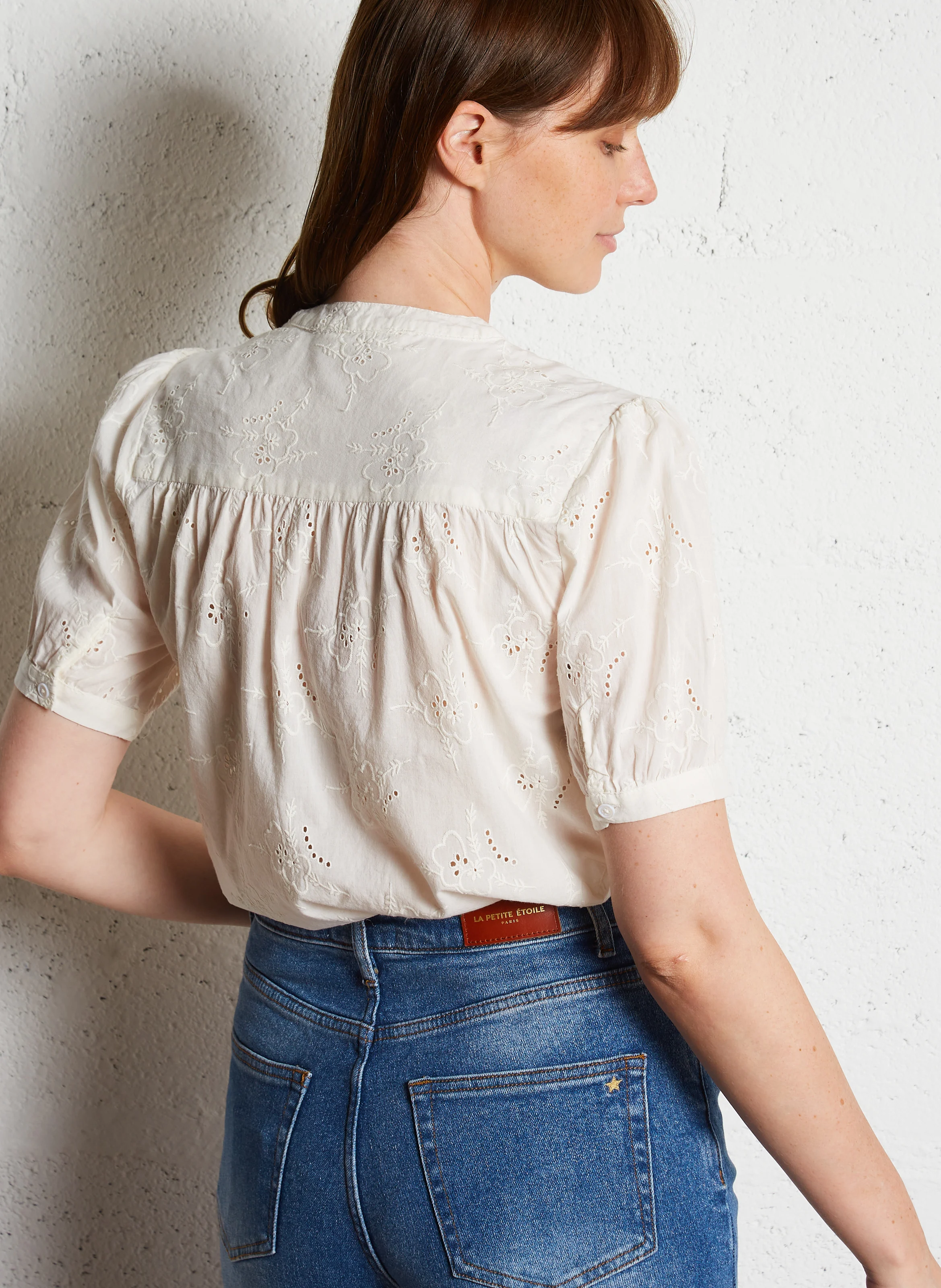 THEA - Chemise droite col rond en coton | Beige