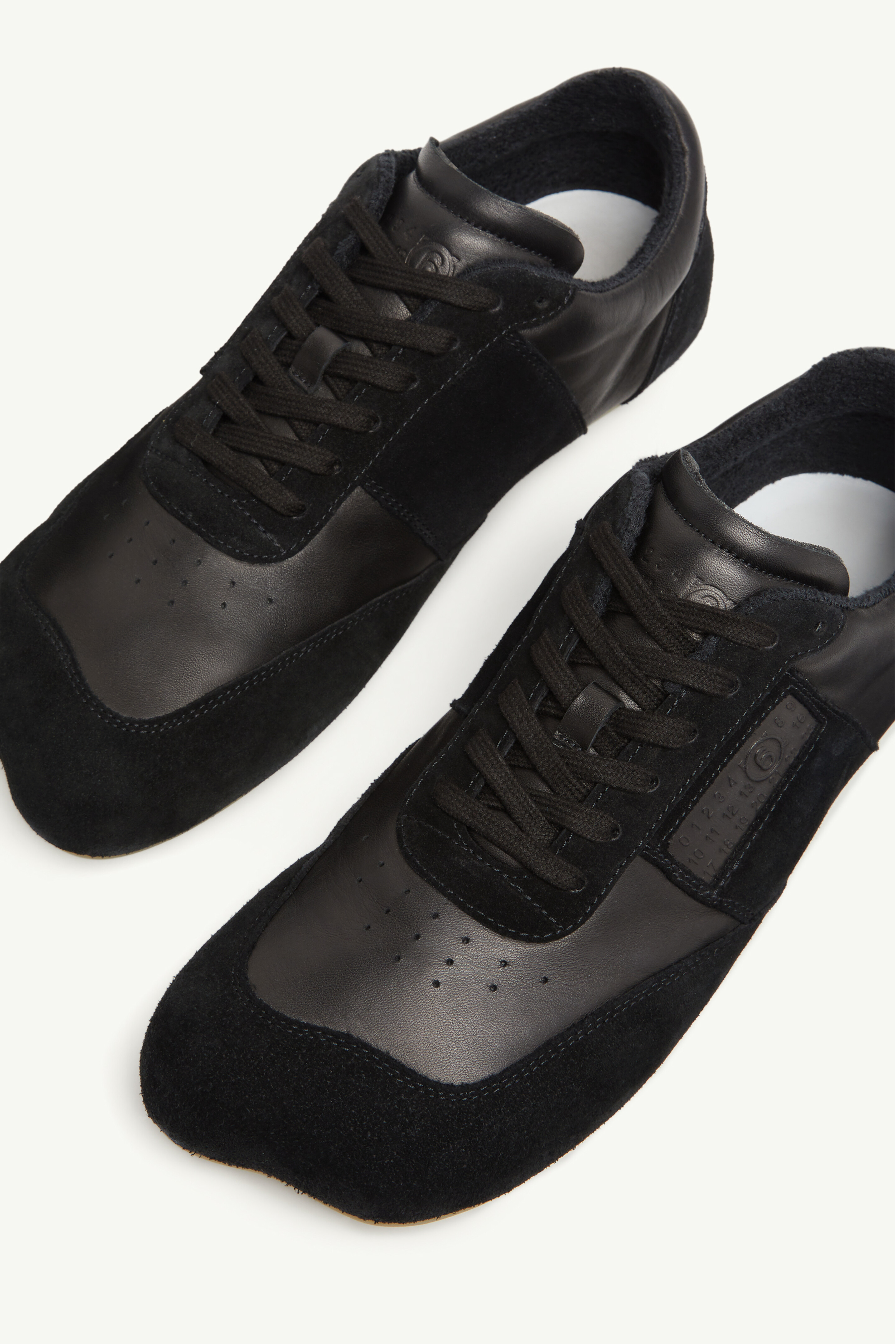 Baskets fines Anatomic en cuir de veau pour homme | MM6 Noir