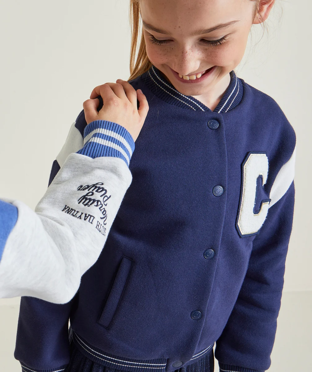 VESTE TEDDY FILLE EN FIBRES RECYCLÉES BLEU MARINE AVEC PATCH LETTRE