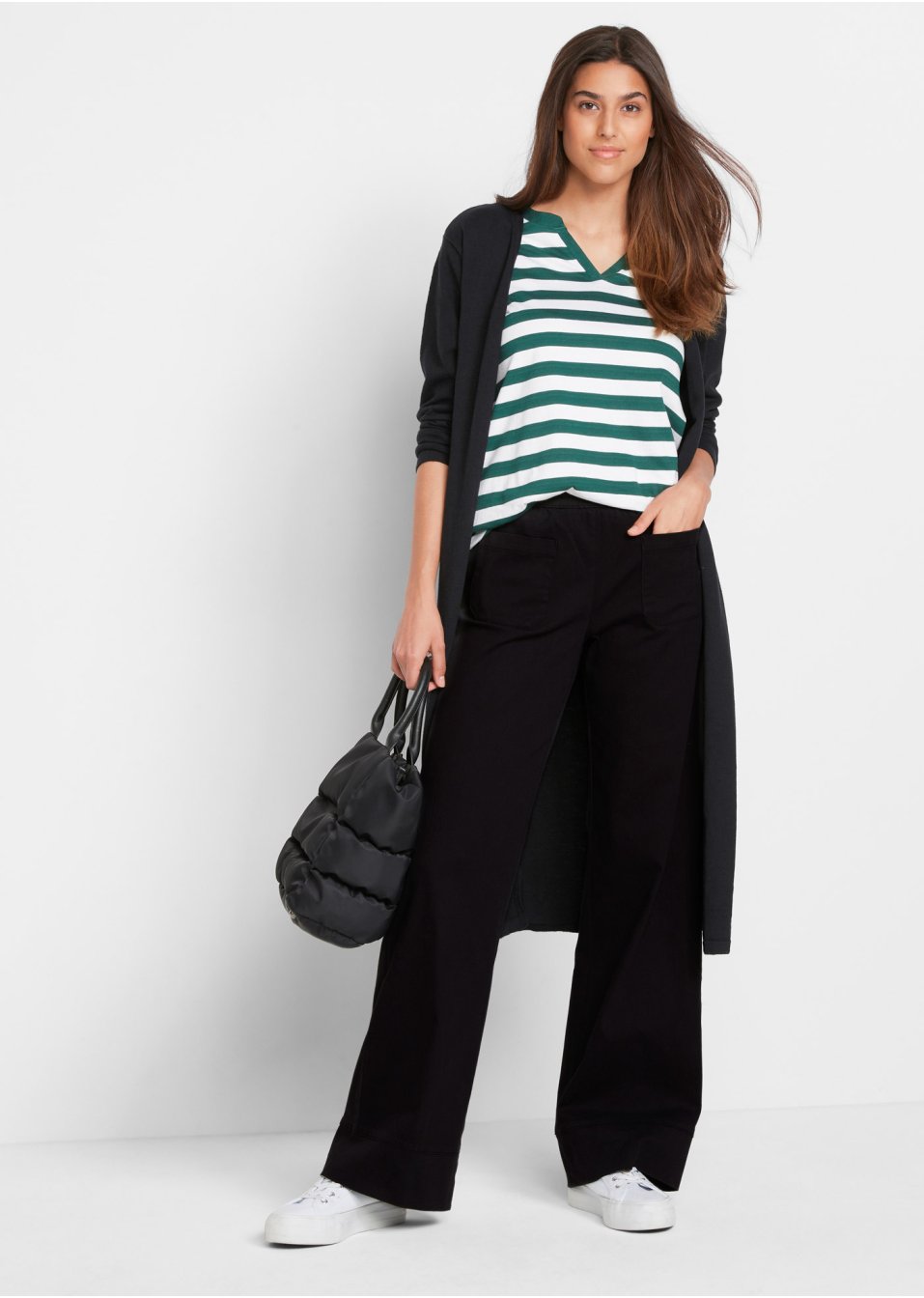 Pantalon en twill avec jambes évasées et taille confortable