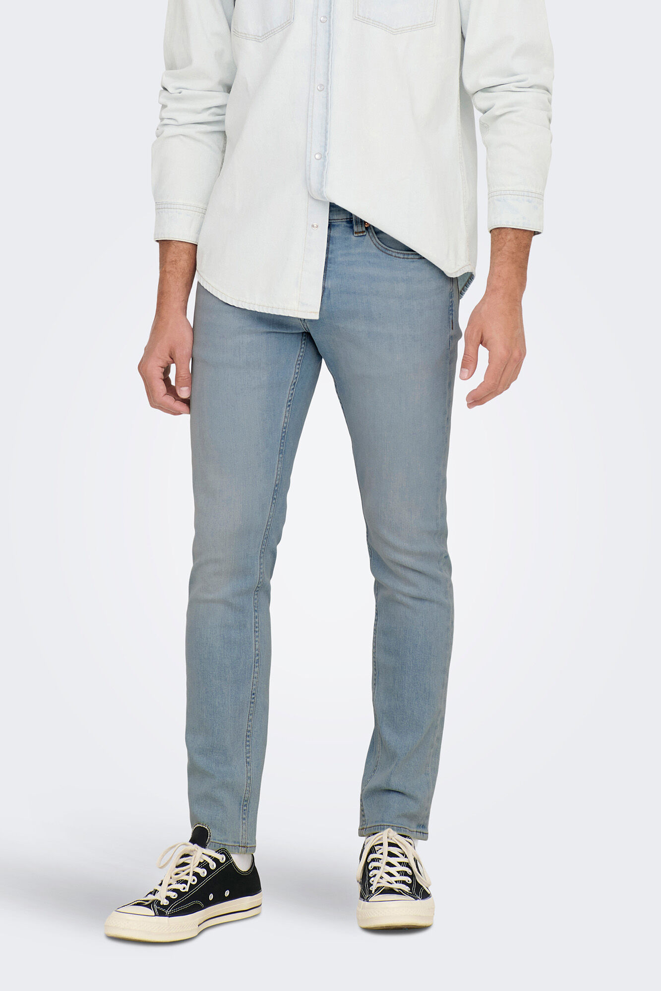 calça jeans de corte justo