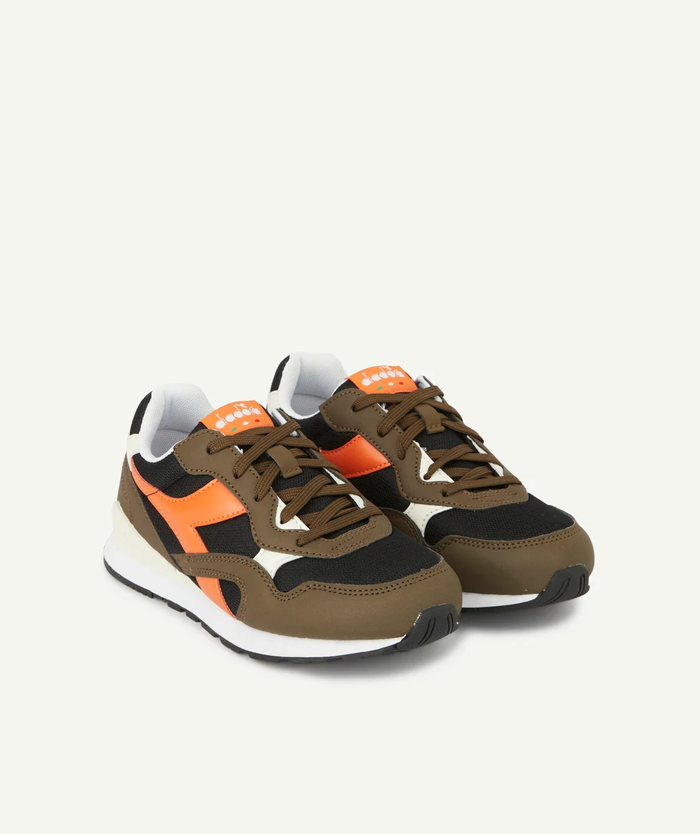 DIADORABASKET GARÇON KAKI ET ORANGE AVEC LACET