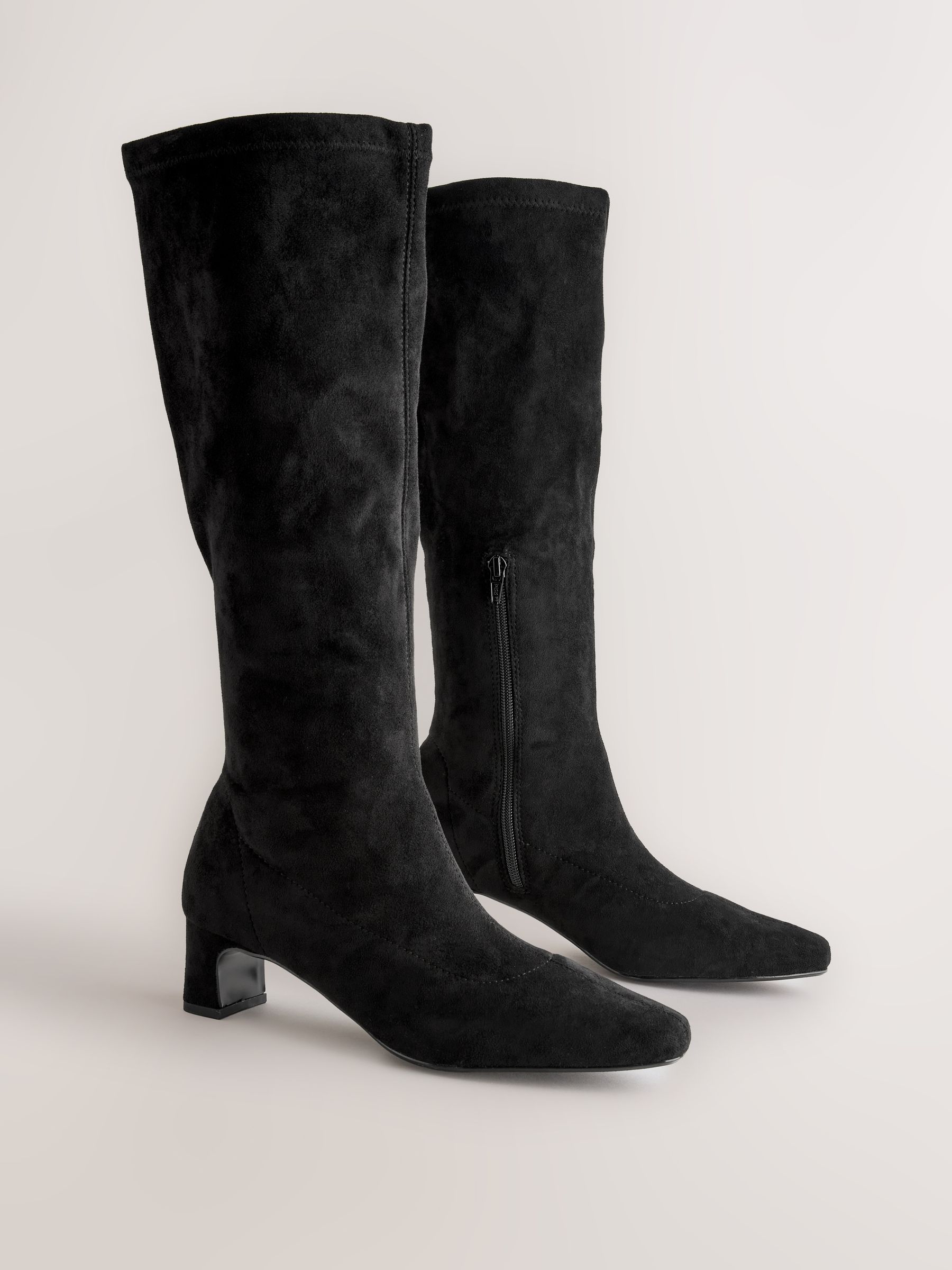 Zwart - Forever Comfort® kniehoge soklaarzen met afgeronde spitse neus