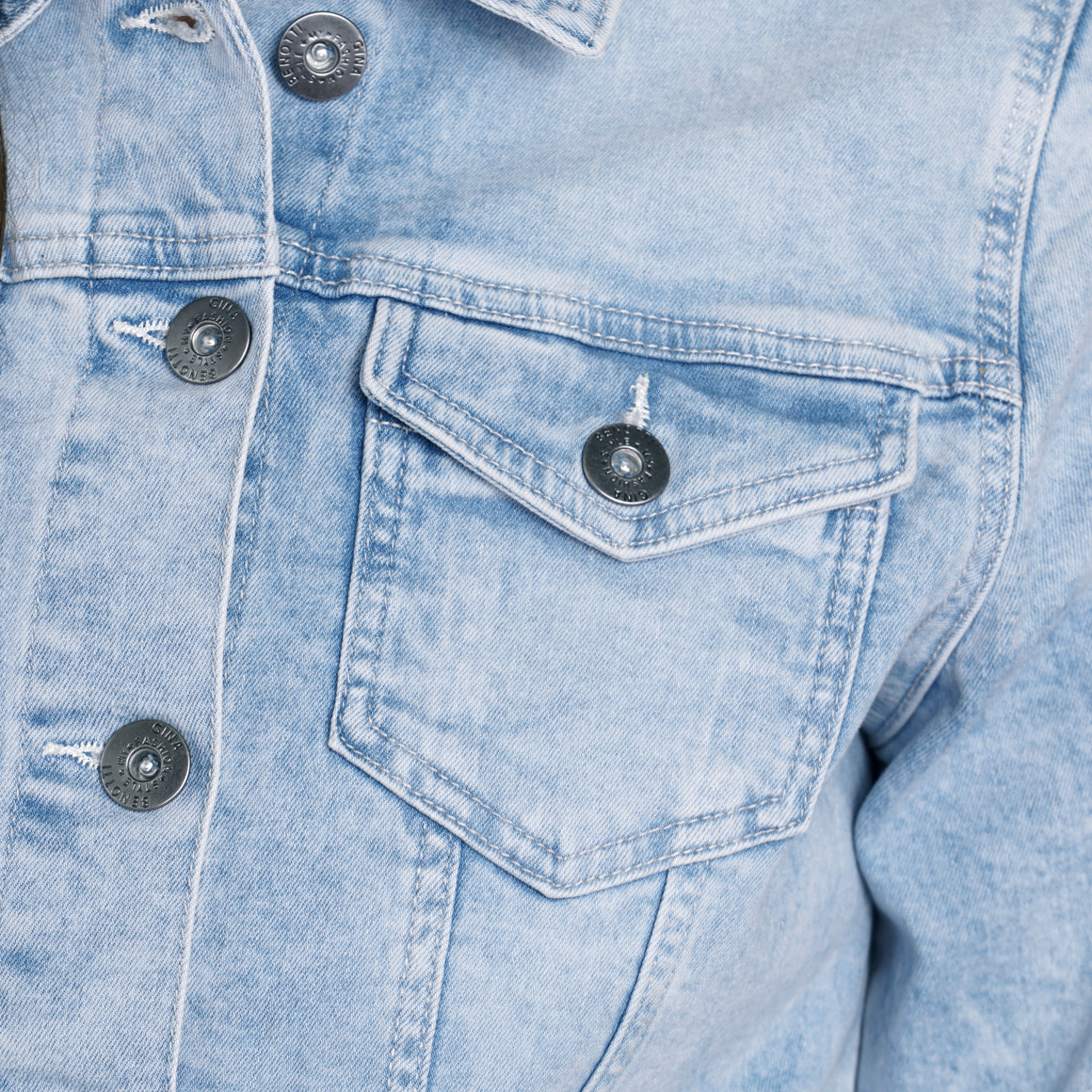Gina Benotti Damen Jeansjacke mit Knöpfen hellblau