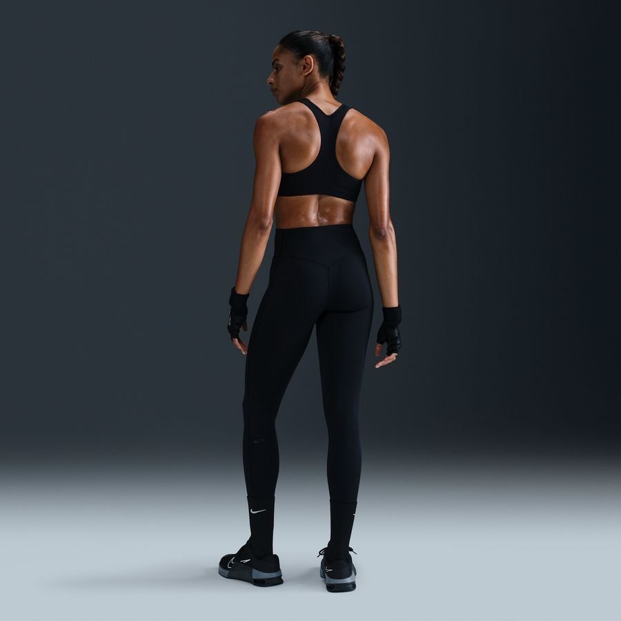 Nike Universa
