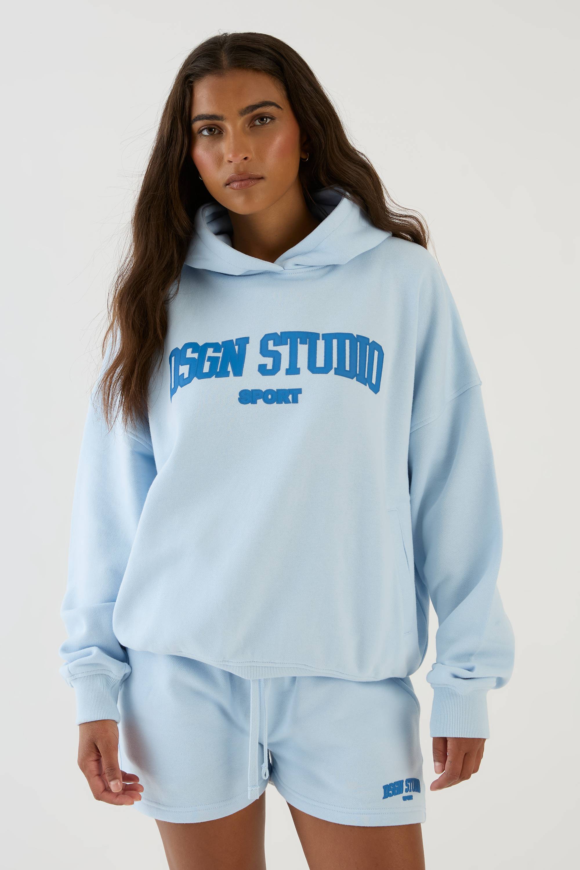Ensemble De Survêtement Court À Casynthétiqueche Collegiate Dsgn Studio
