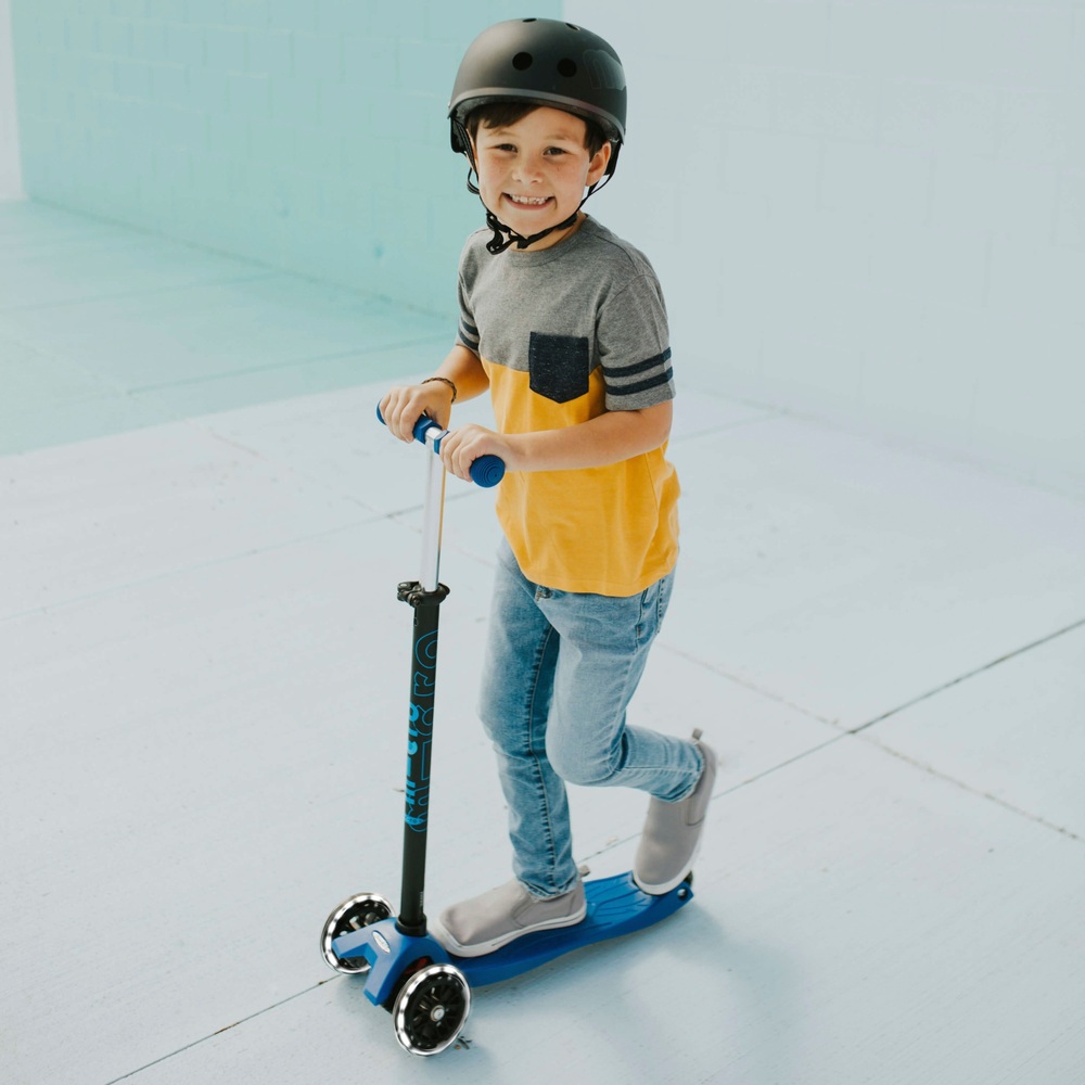 Maxi Micro Plus Scooter Blau