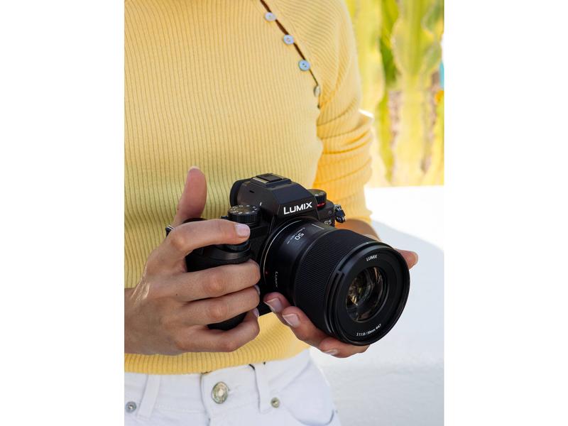 Panasonic Festbrennweite LUMIX S 50mm F/1.8 – L-Mount Lichtstarkes und wetterfestes Objektiv mit 50 mm Brennweite