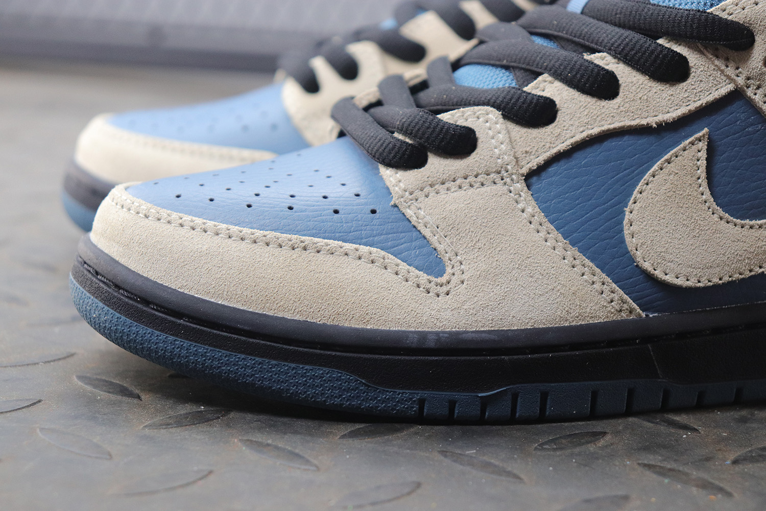 Nike SB Dunk Low Pro Thunderstorm