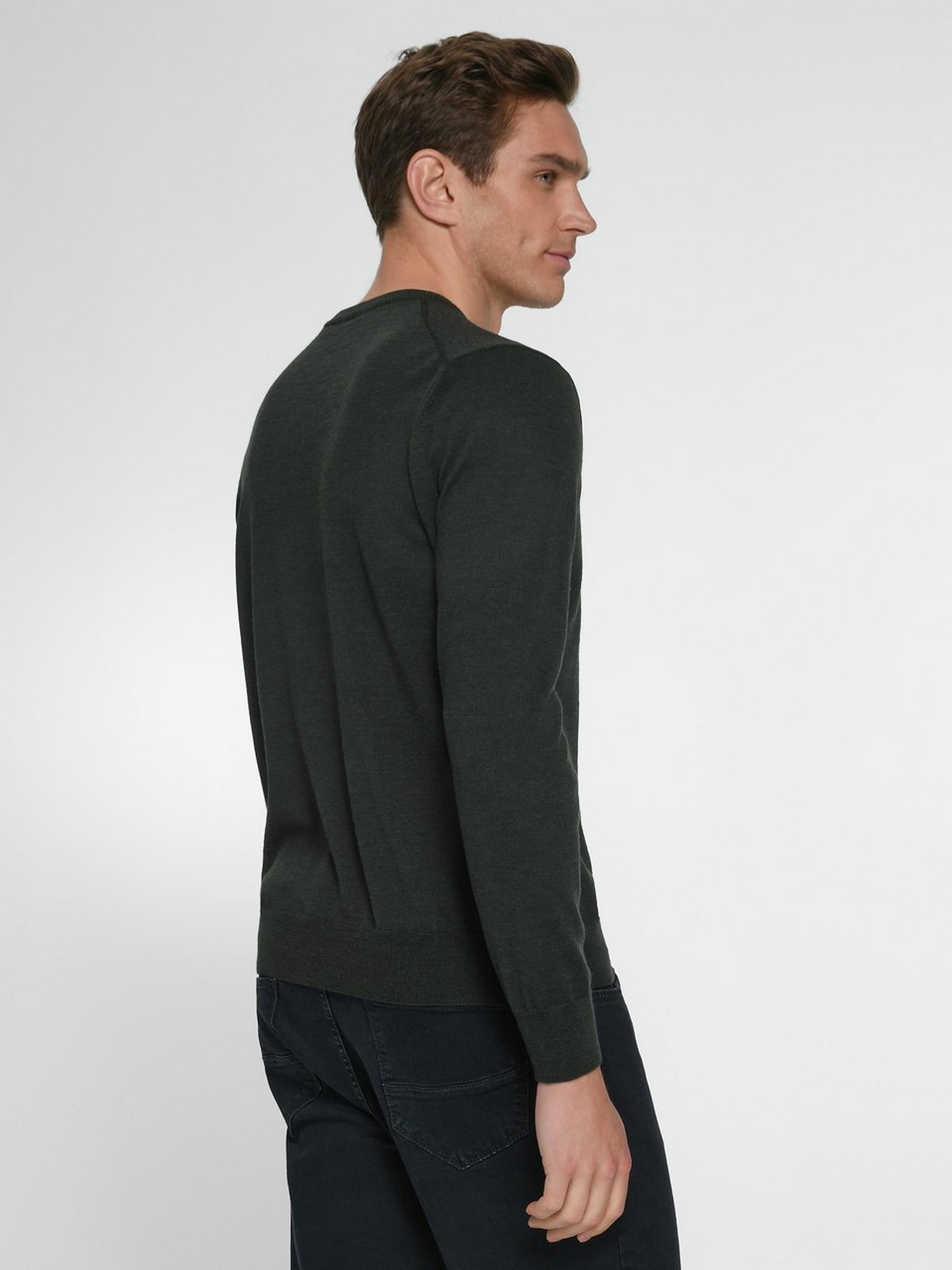 V-Pullover