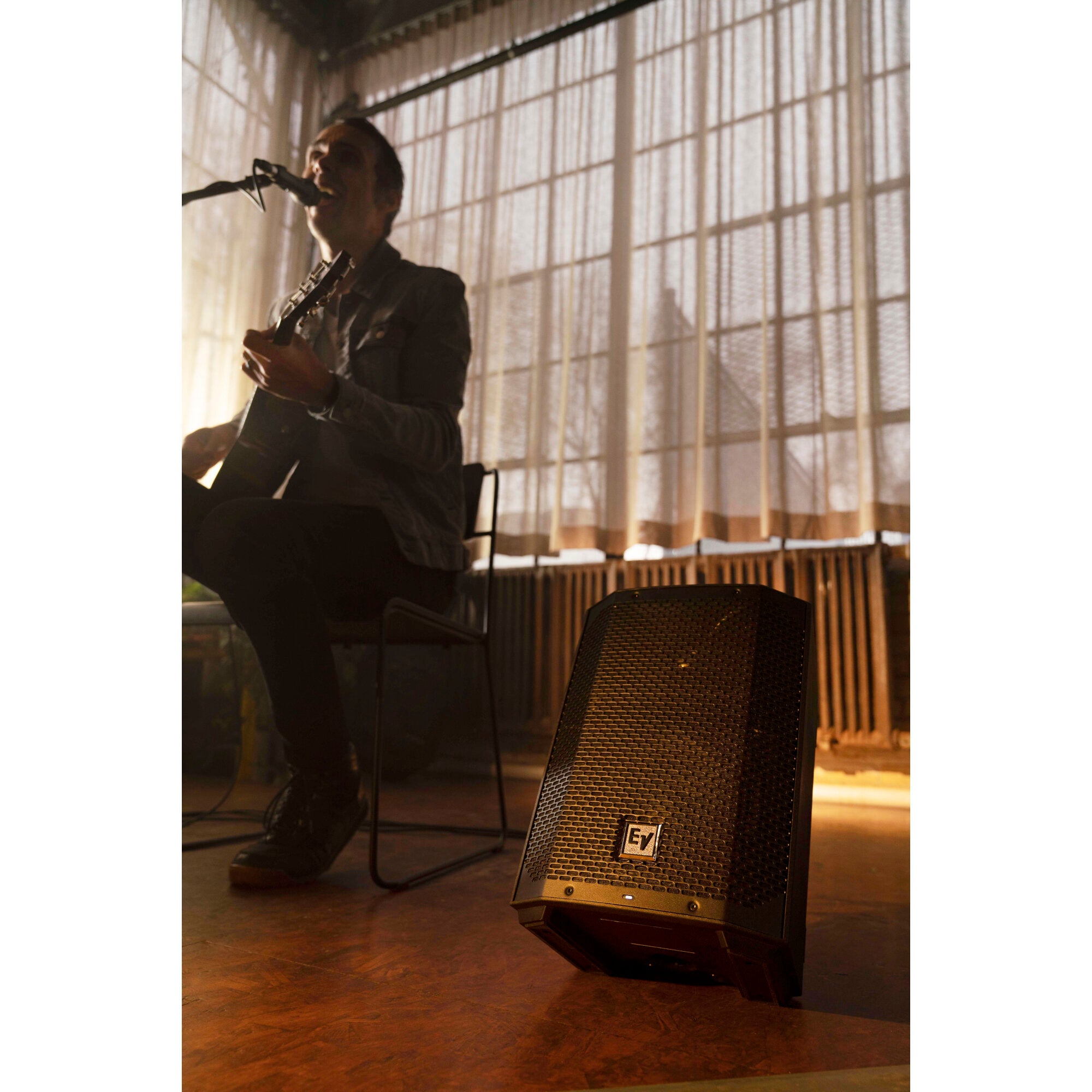Electro-Voice Everse 8 weersbestendige mobiele accu-speaker (zwart)