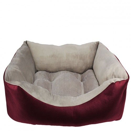 Cama para cães estofada e revestida em lã coral na cor bordô.