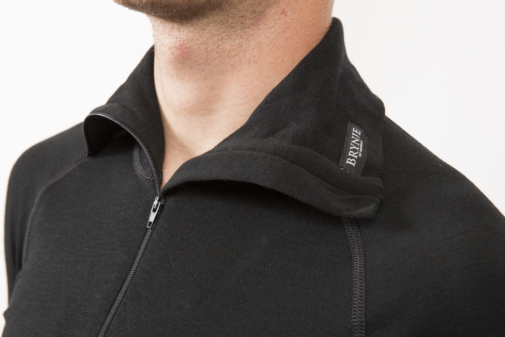 Brynje Polo Classic Zip<br>Trøye med høy hals og glidelås, lang arm. Best i test - Utemagasinet!