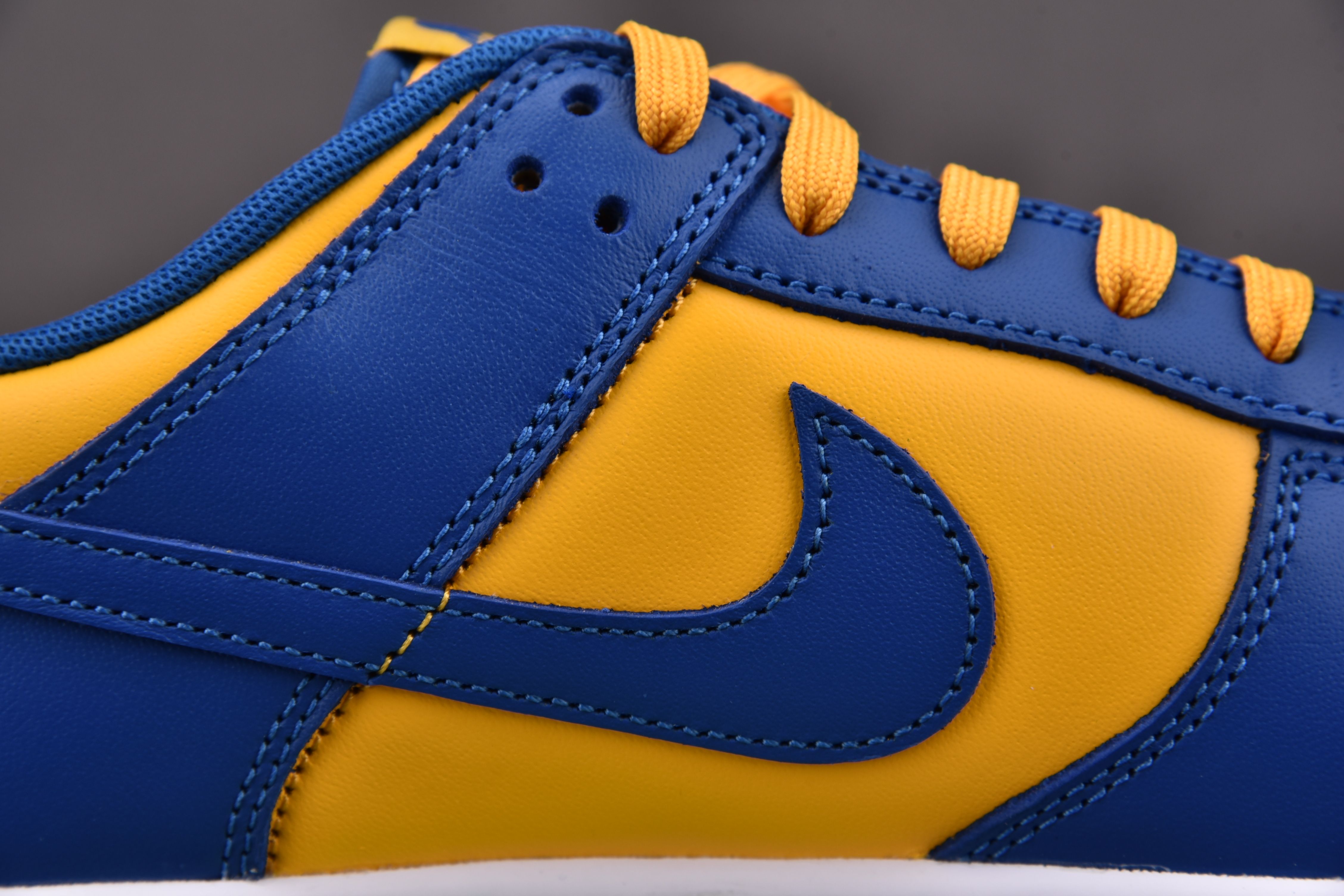 Nike Dunk Low UCLA
