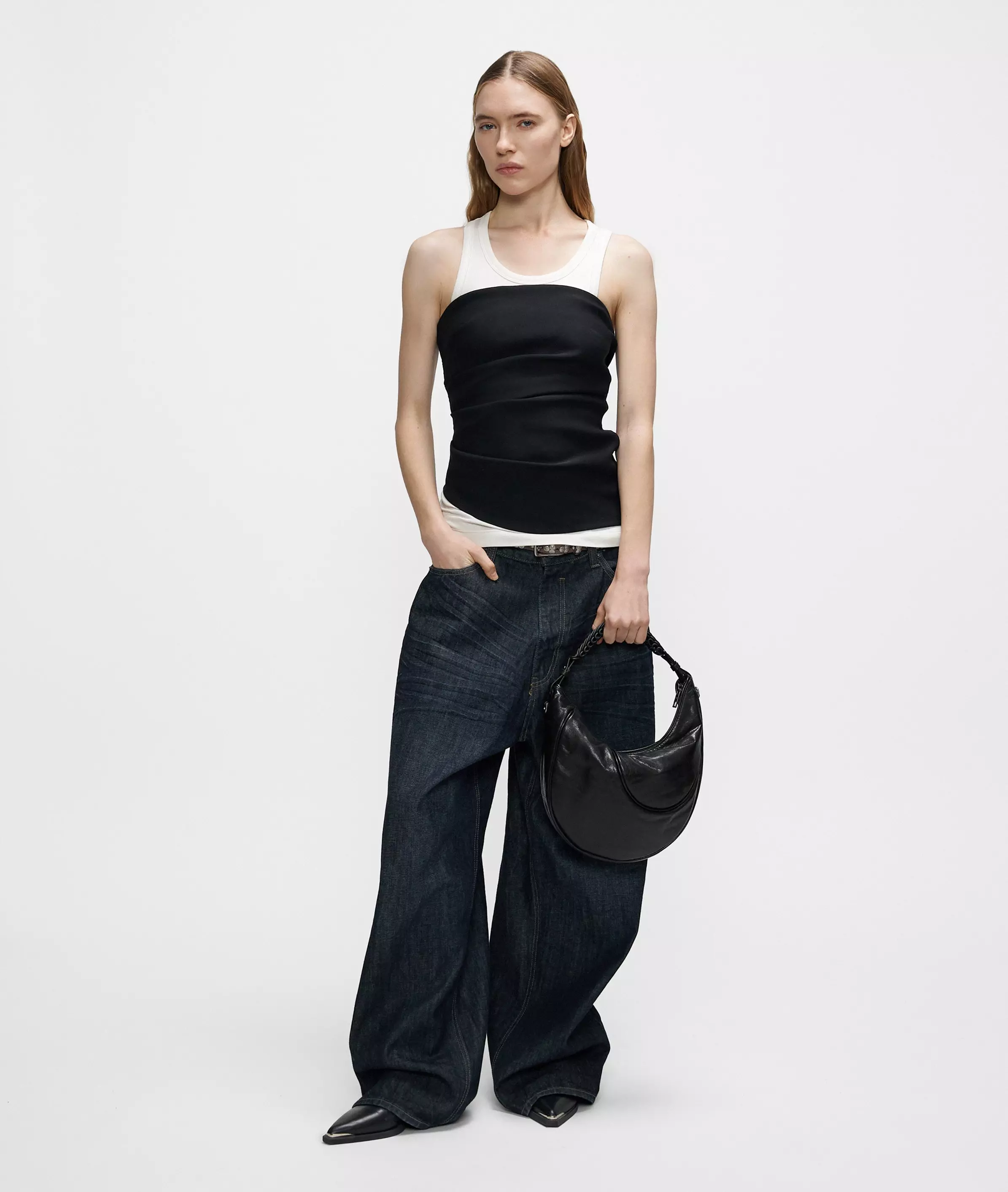Luna Hobo S Handy hobo bag made from waxed leather