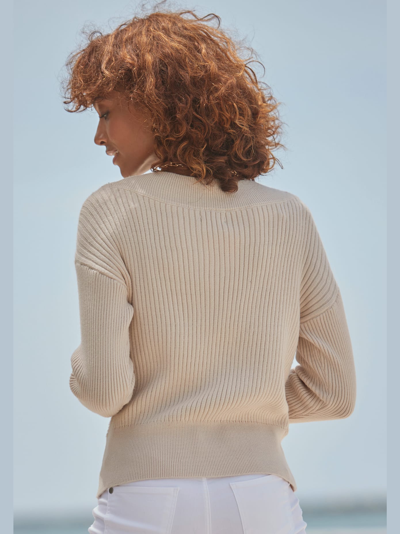 Pull en tricot encolure originale