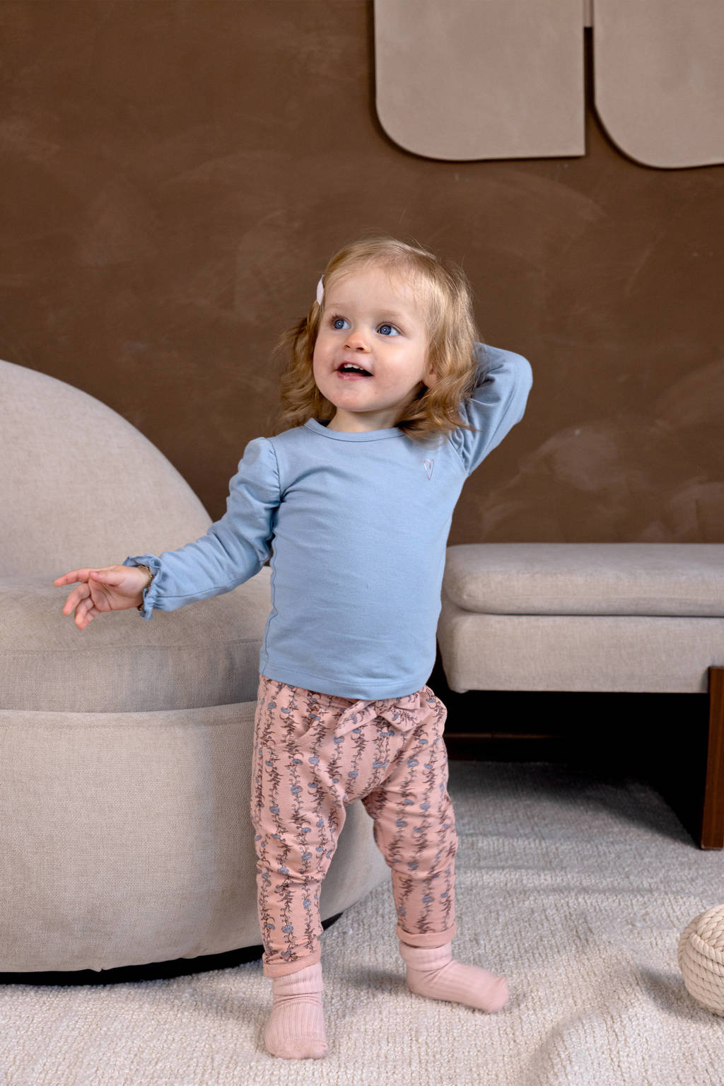 Dirkje high waist relaxed broek met all over print lichtroze/bruin