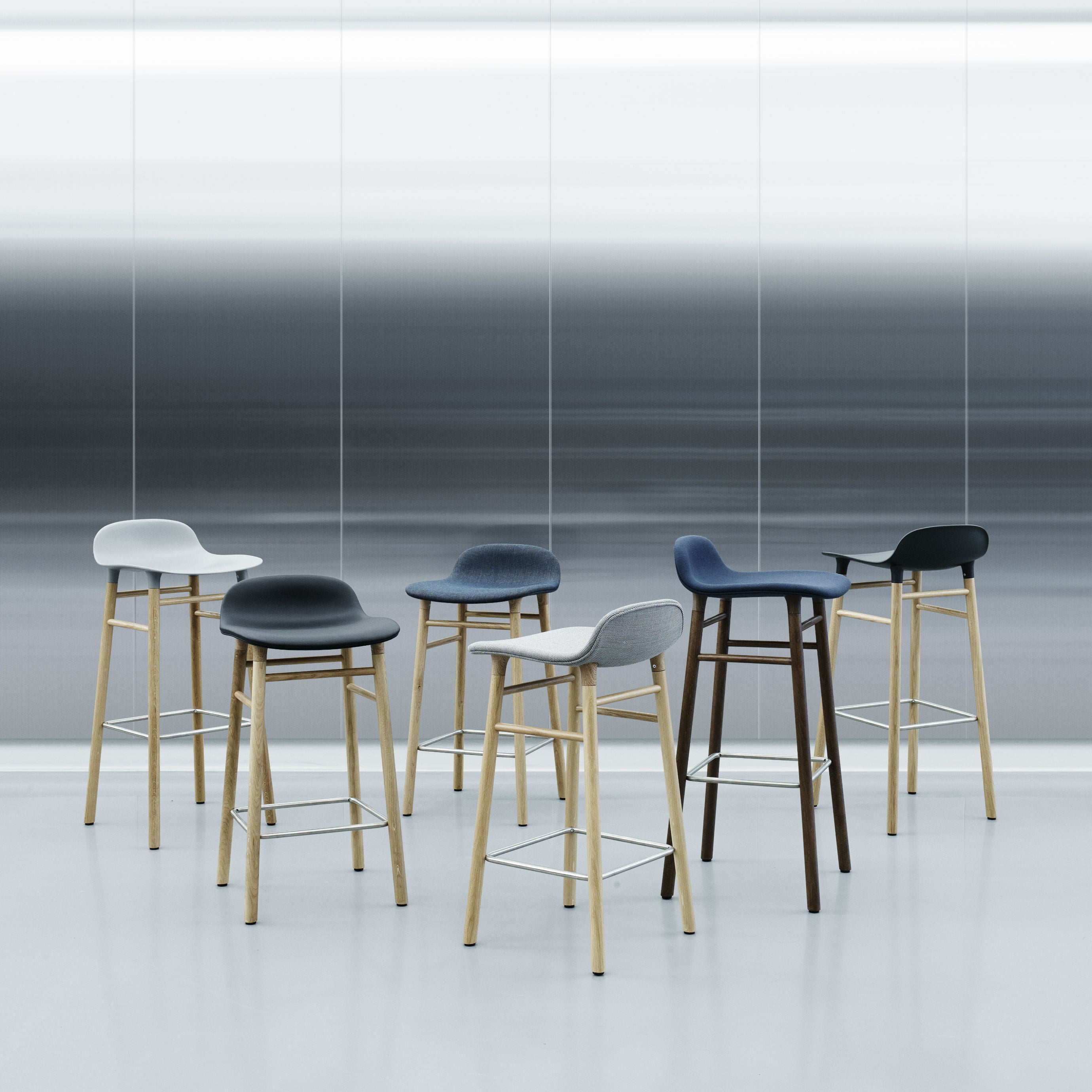 Normann Copenhagen Form Barkruk Low 65 cm - Eiken - Donkerrood