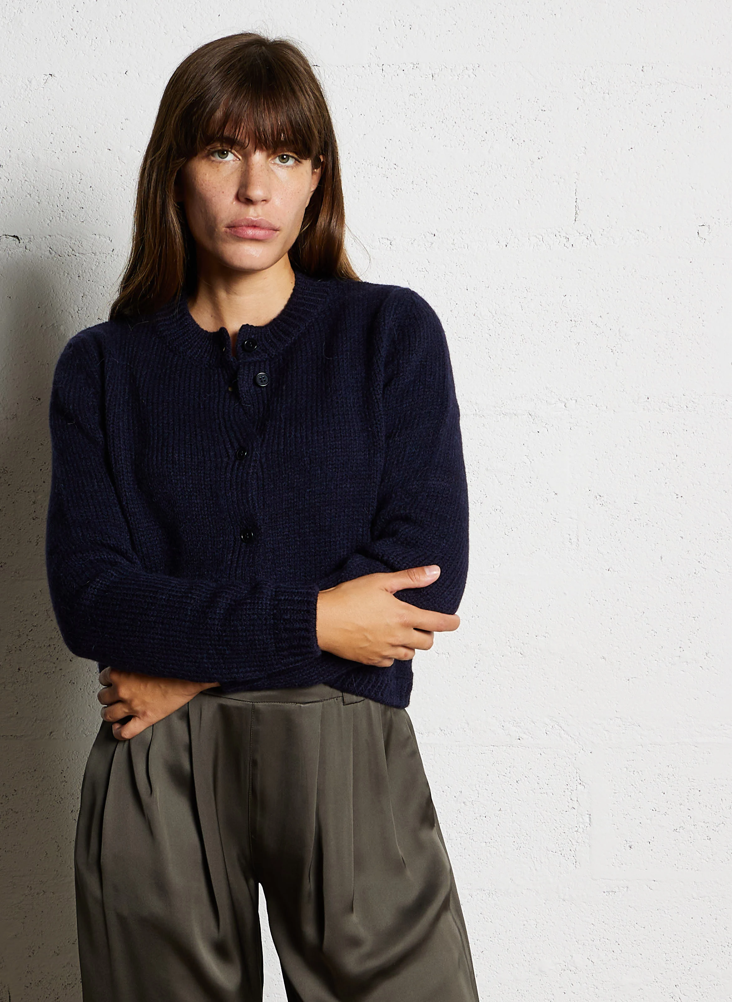 MINETTA - Gilet droit col rond en laine mérinos mélangée | Bleu