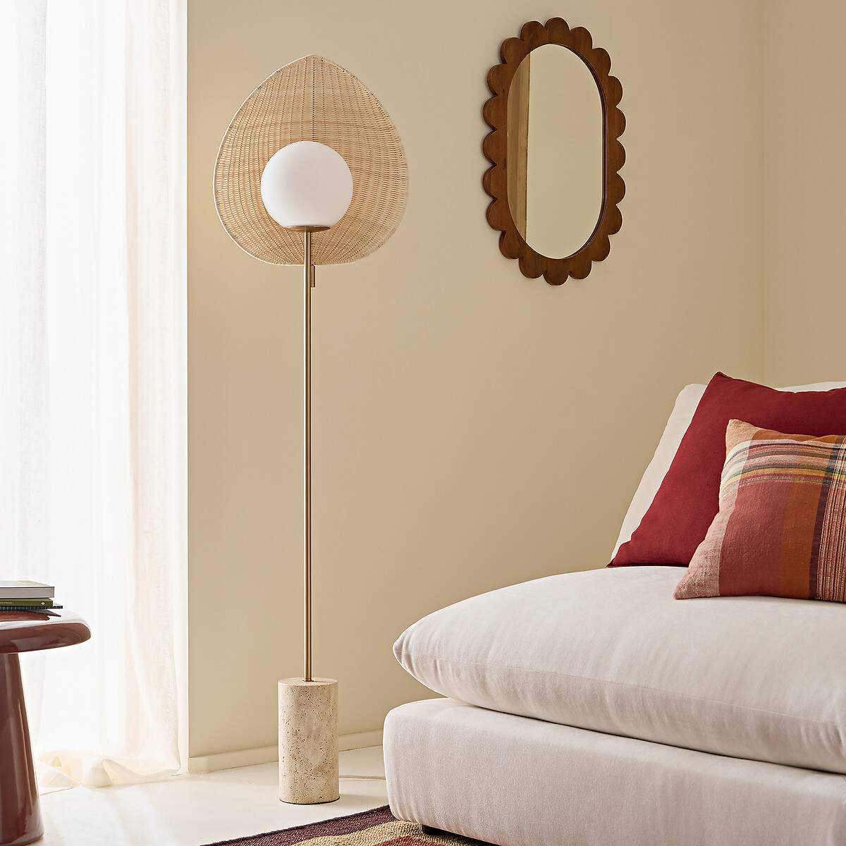 LA REDOUTE INTERIEURS<br>Candeeiro de pé Javana em opalino, rotim e travertino