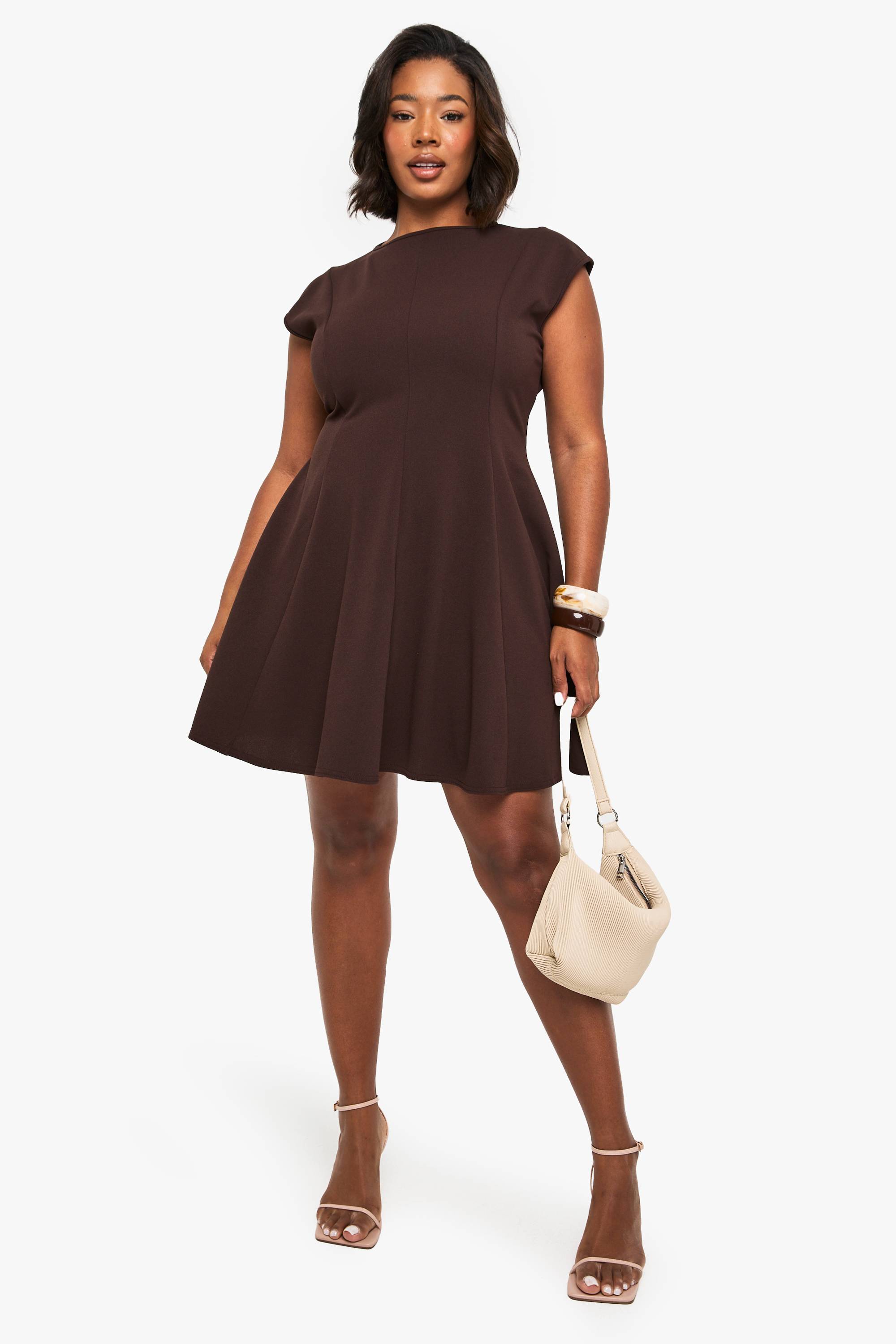 boohoo Robe patineuse à panneaux volumineuse