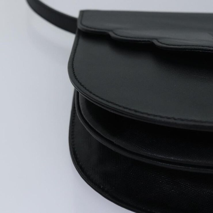 Yves Saint Laurent Vintage Yves Saint Laurent Shoulder Bag Black