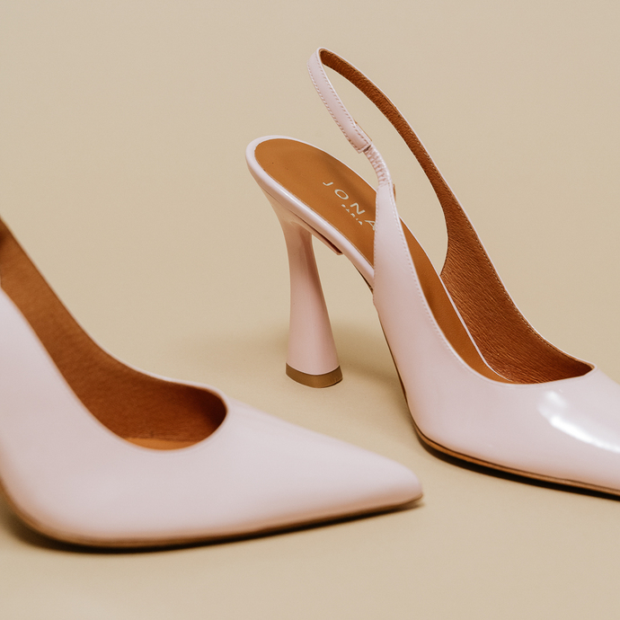 Escarpins slingback à bouts pointus  en vernis rose clair