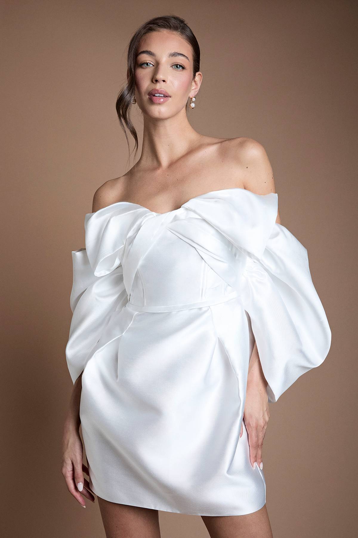 Coast Robe De Mariée Courte En Sergé À Corset Et Manches Volumineuses